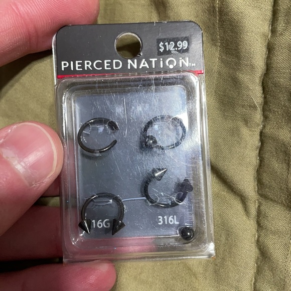 Earring - Picture 3 of 4